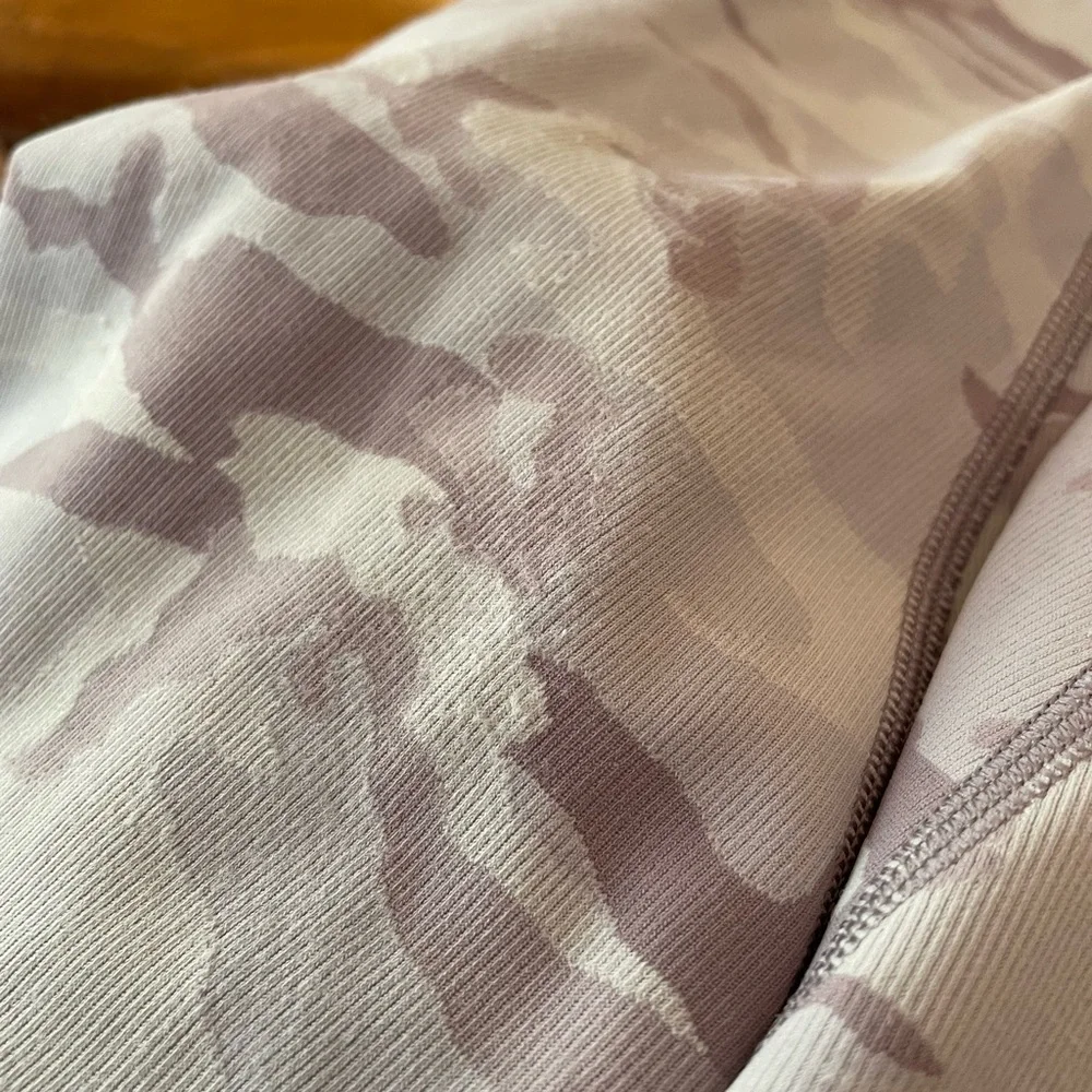 Lululemon Wunder Under High-Rise Tight 25" purple grey camo leggings size 4 - Picture 7 of 7